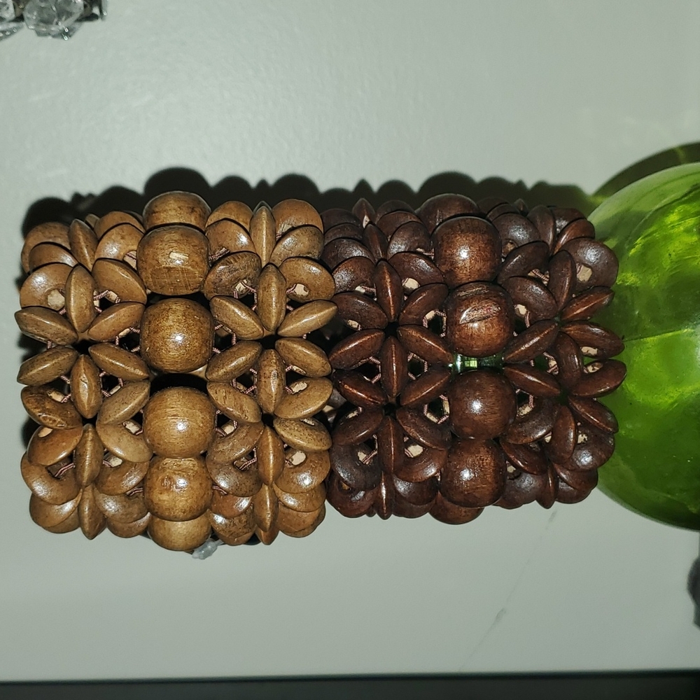2 Strechy bracelets - Picture 1 of 9